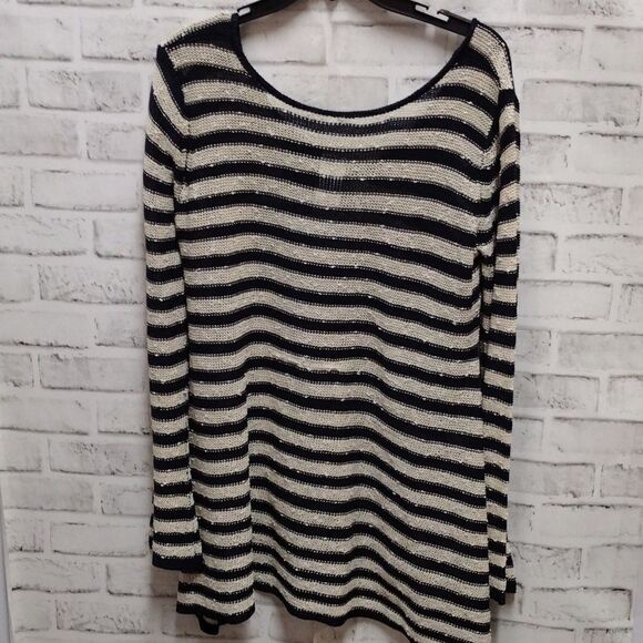 Love maker sweater - Picture 1 of 3